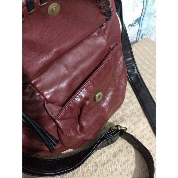 Vintage Bueno Bag Burgundy Black Leather Crossbody So Pretty! - Picture 15 of 16